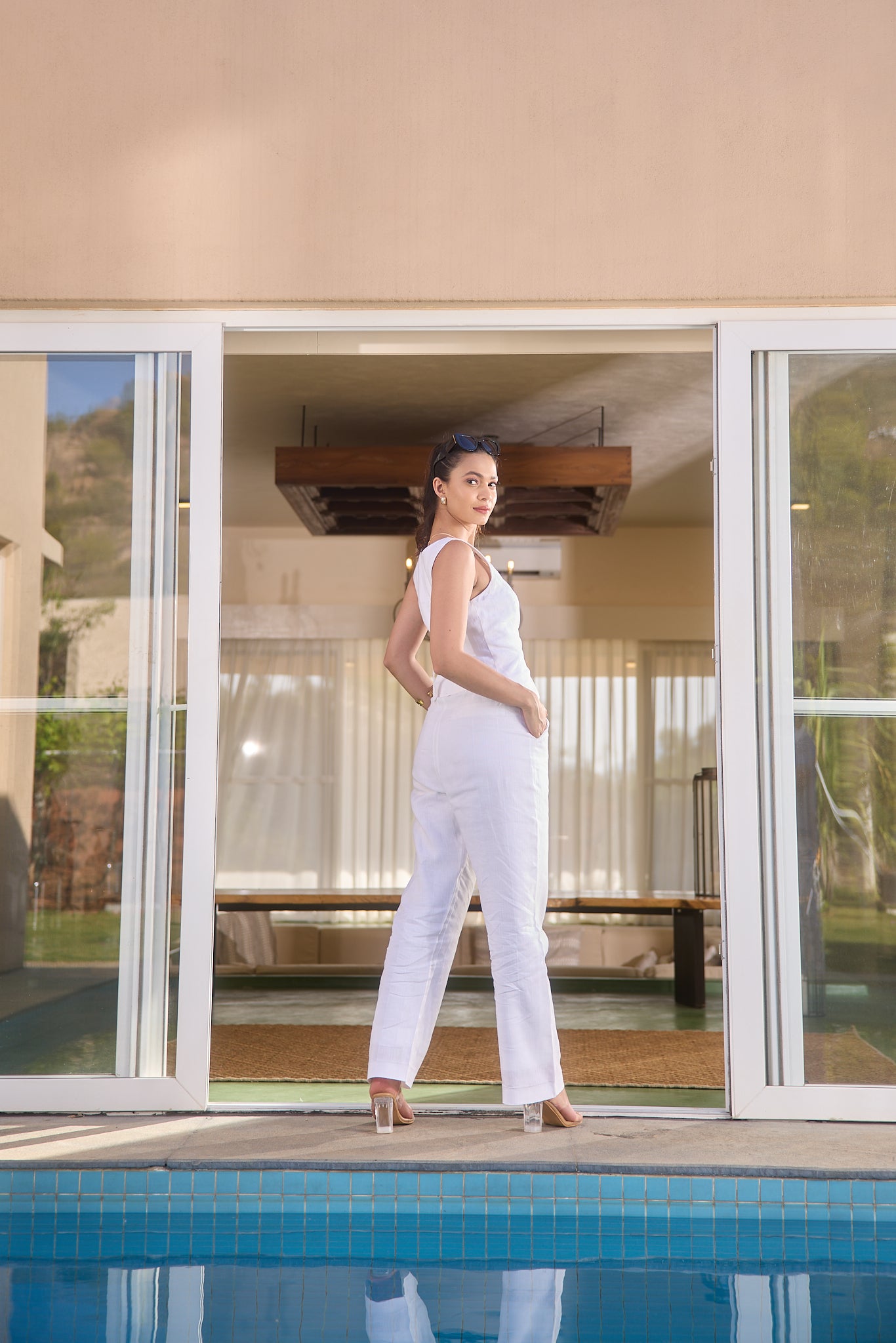 WHITE LINEN TROUSERS